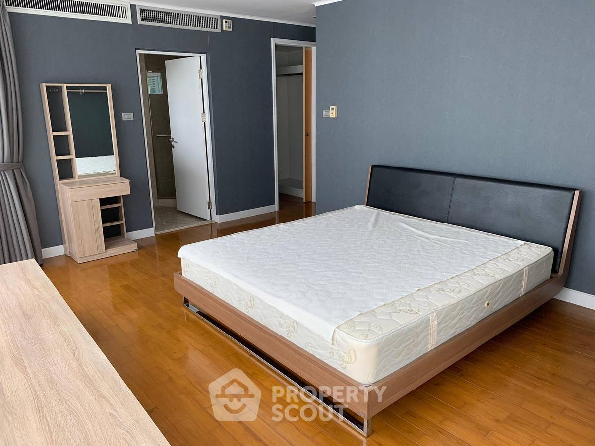 picture 3-BR Condo at Baan Siri Ruedee Condominium near BTS Phloen Chit (ID 452718) - 5/11