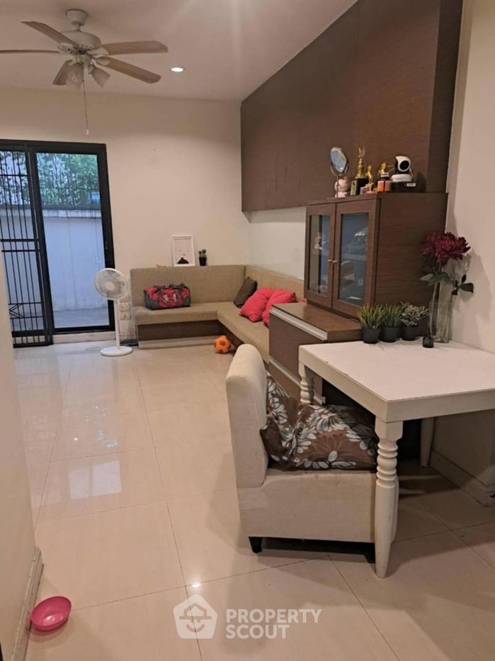 รูป ทาวน์เฮาท์ 3-ห้องนอน ใกล้ พร้อมพงษ์ (ID 2006475) - รูปที่ 7/8