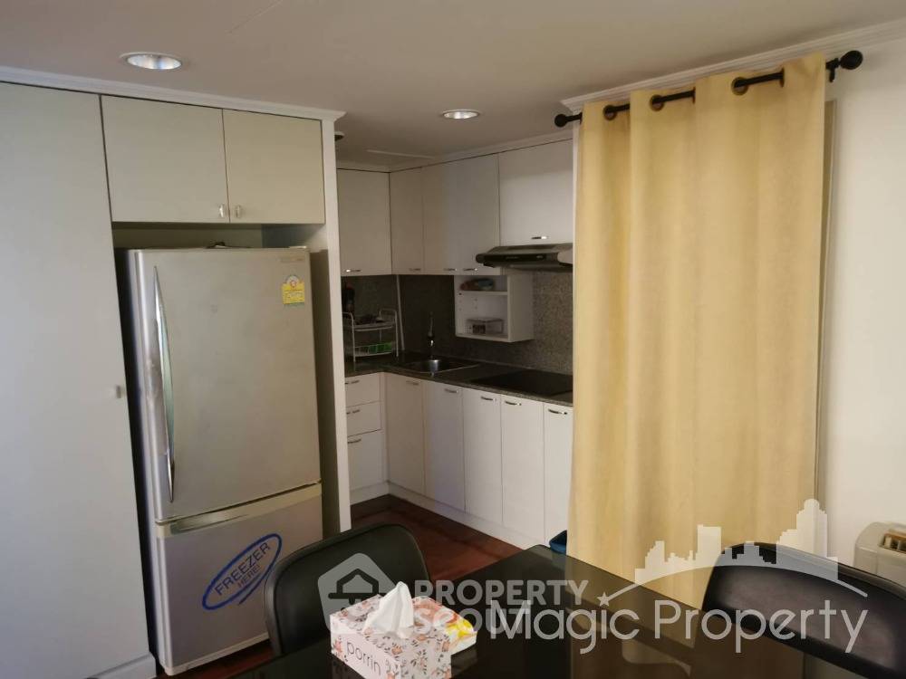 picture 2-BR Condo at La Maison Ruamrudee near BTS Phloen Chit (ID 1671056) - 4/14