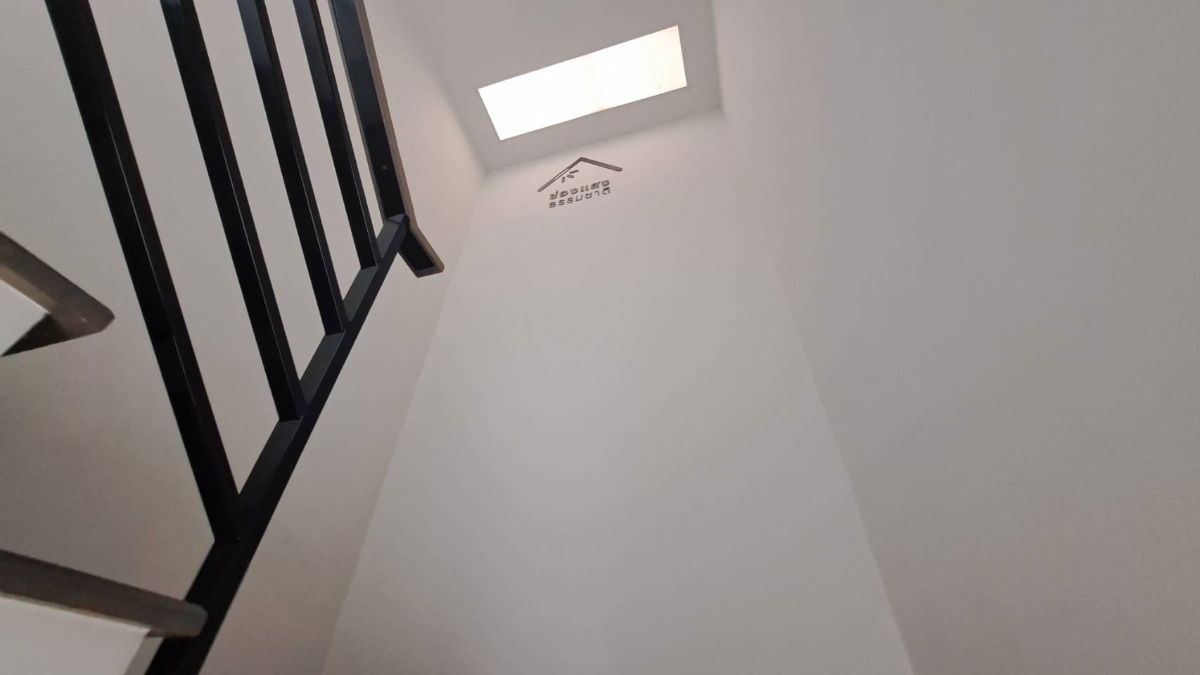 รูป ขายบ้านบ้านตัวอย่าง ทาวน์โฮม หน้าคลับเฮ้าส์ วิวสระว่ายน้ำ !!! สไตล์ Modern Loft โครงการ สิริเพลส ประชาอุทิศ 90 - รูปที่ 9/16