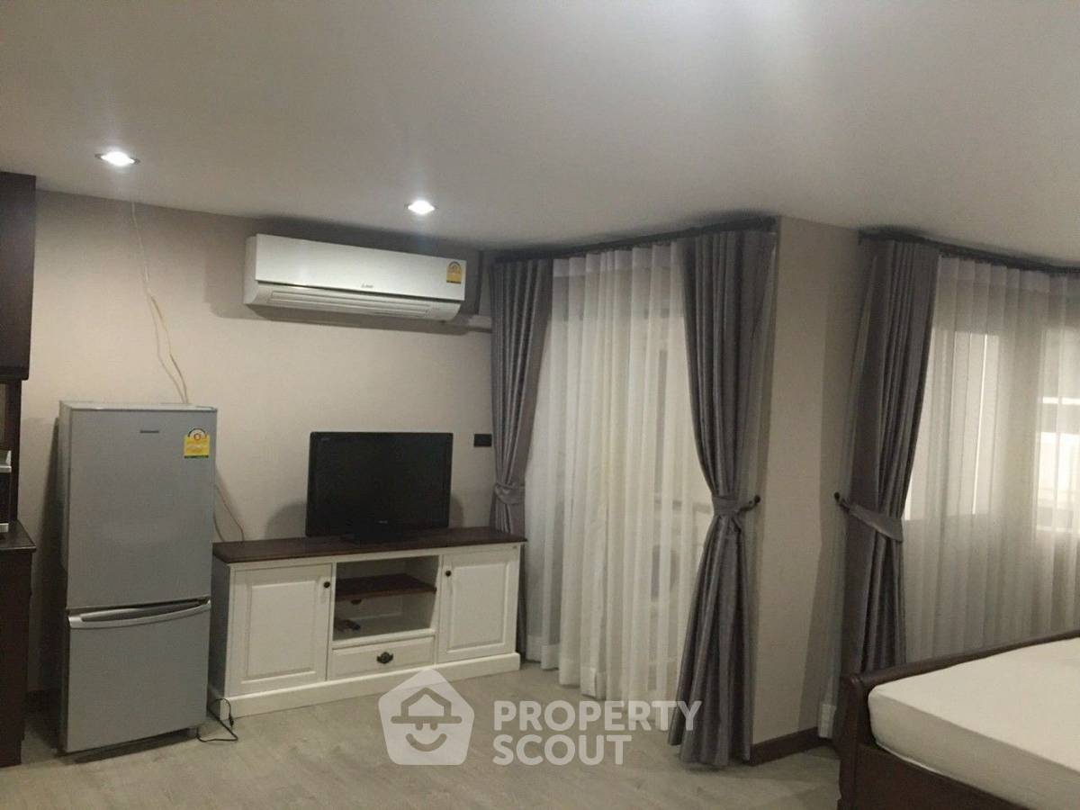 picture Studio Condo at The Prime Suites Condominium near BTS Asok (ID 2229487) - 3/9