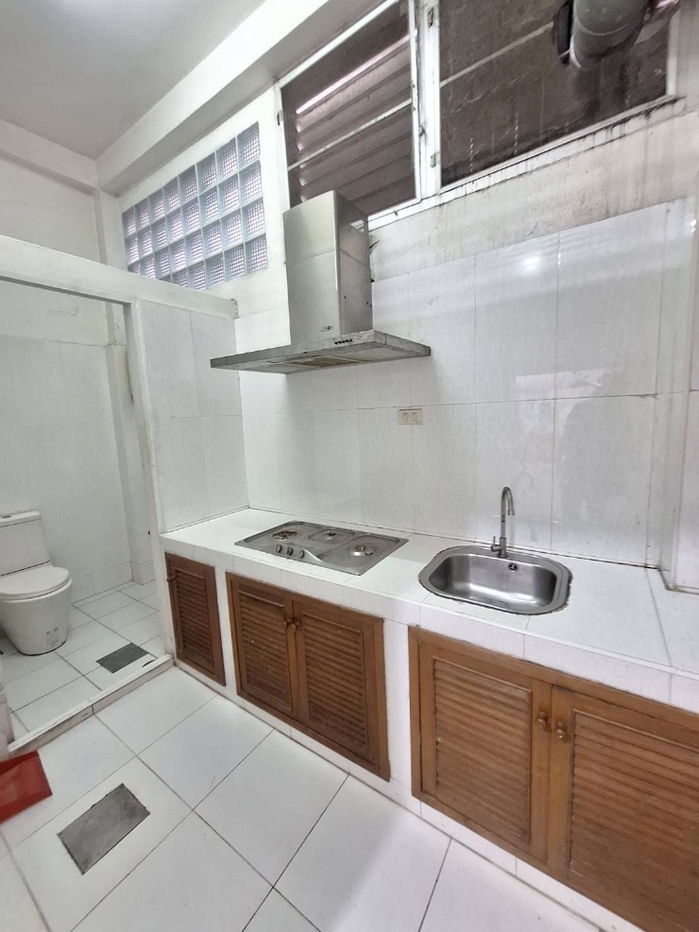 picture Shophouse for rent, Soi Sukhumvit 22, Klong Toei, 50 meters from  Park Origin Phrom Phong - 5/10