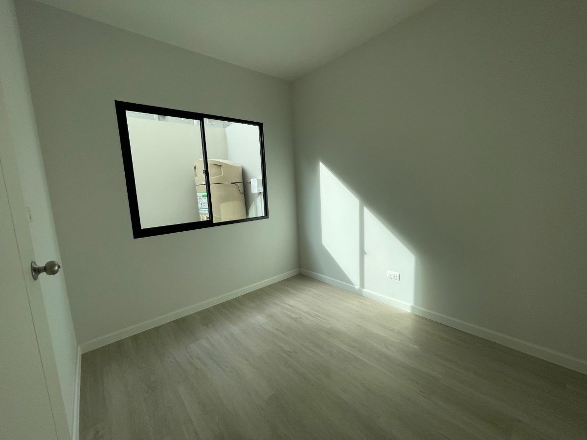 picture 🏡 Corner Townhome for Sale – Siri Place Phetkasem-Sai 4 - 3/8