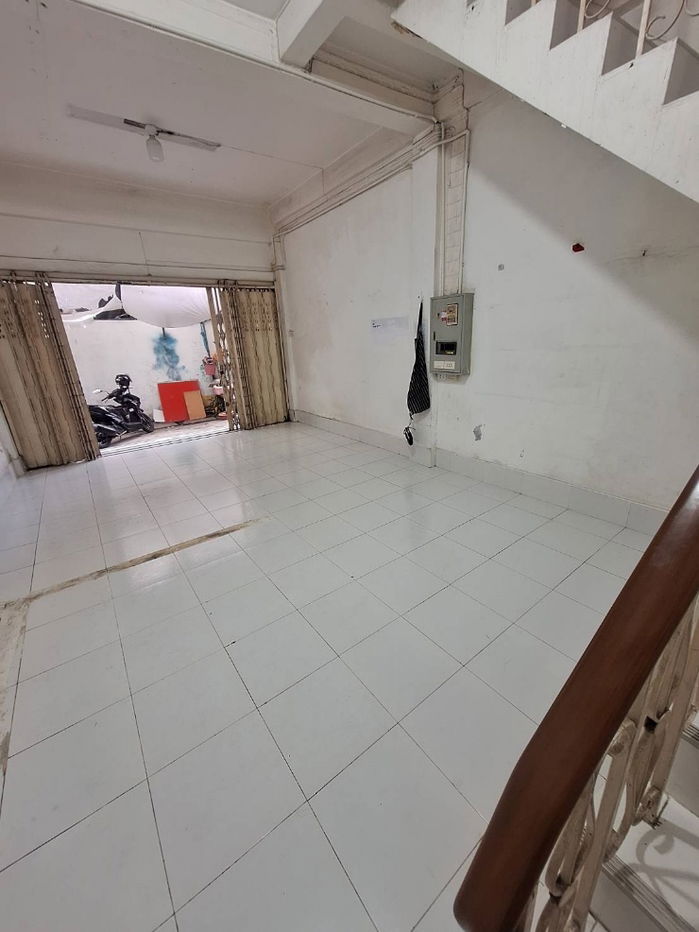 picture Shophouse for rent, Soi Sukhumvit 22, Klong Toei, 50 meters from  Park Origin Phrom Phong - 4/10