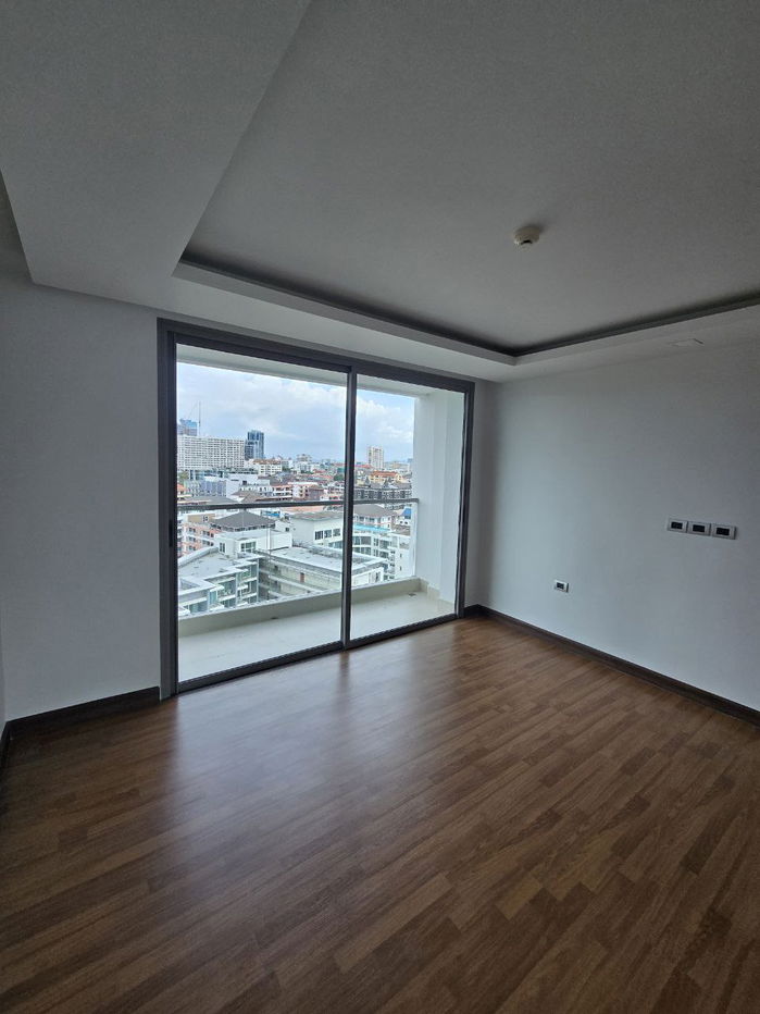picture Studio Condominium @ The Peak Towers - 5/24