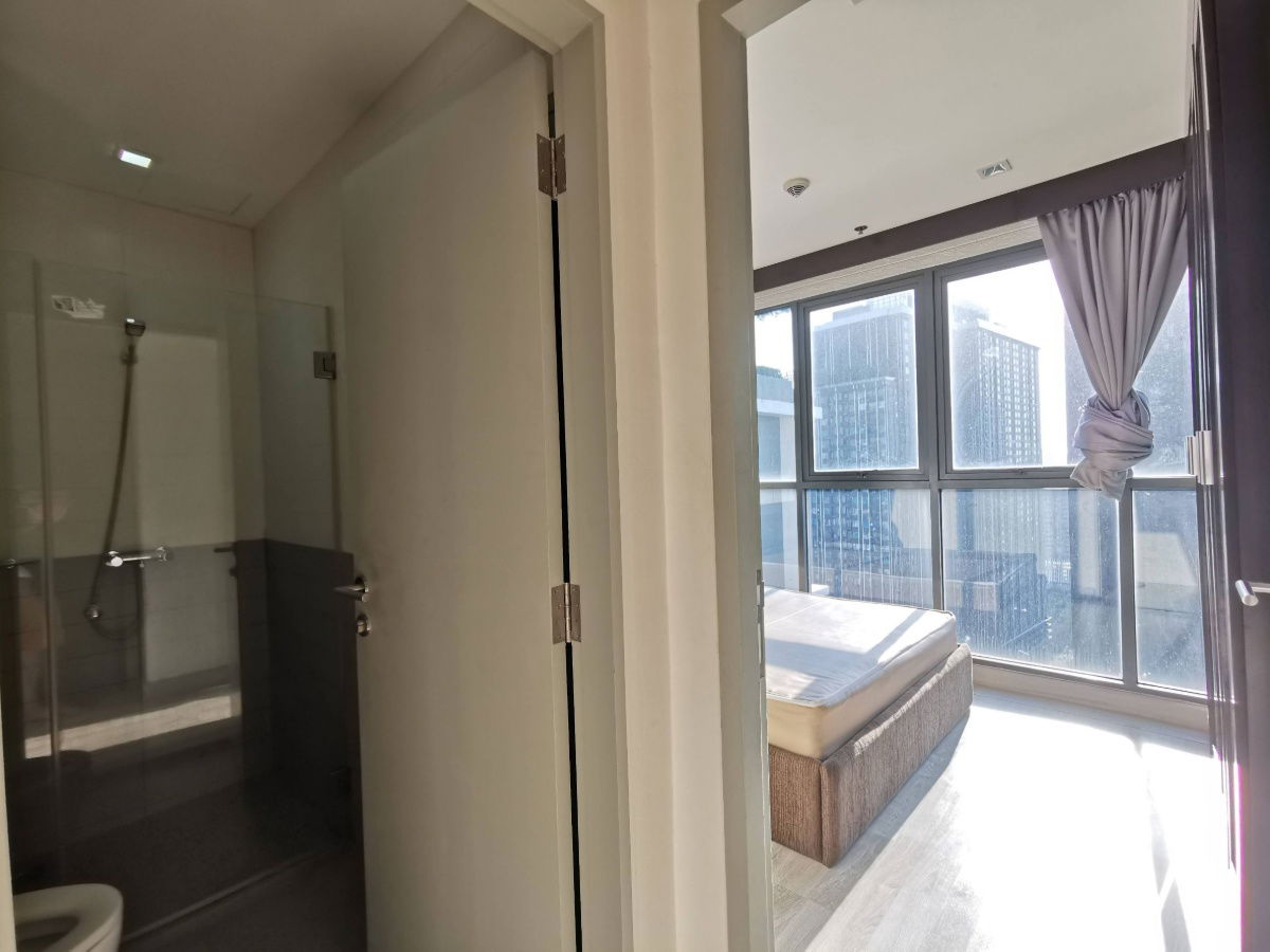 picture Owner sells himself - for rent CONDO DUPLEX @ IDEO MOBI RAMA9 next to MRT Rama 9, Airport Link Makkasan, RCA, Huai Khwang, Ratchadaphisek - 4/23