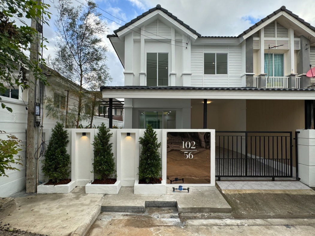 รูป [ติดจอง] บ้านสไตล์ POSH หลังมุม ใกล้ใจกลางเมืองภูเก็ต ต่อเติมครบ พร้อมสวนข้างบ้าน - รูปที่ 5/33