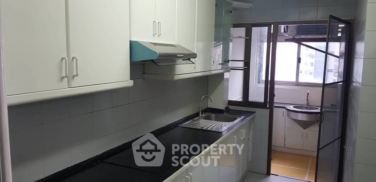 picture 3-BR Condo at Top View Tower Condominium near BTS Thong Lor (ID 562830) - 5/16