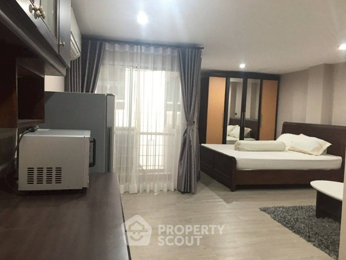picture Studio Condo at The Prime Suites Condominium near BTS Asok (ID 2229487) - 4/9