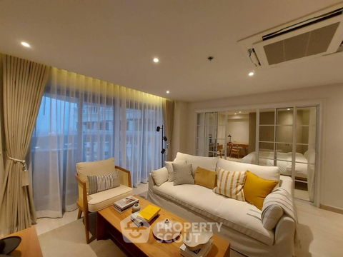 2-BR Condo at Nusa State Tower Condominium near BTS Saphan Taksin (ID 452544)