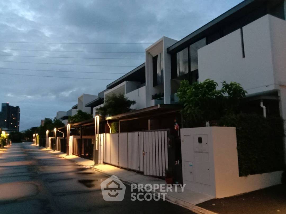 picture 3-BR Townhouse at VIVE Bangna KM.7 in Bang Kaeo (ID 2227170) - 13/17
