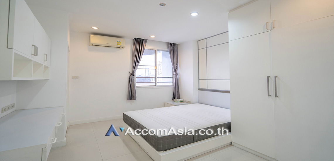 รูป 🔼🔽 AccomA 📩 Modern condominium with open space and wood finishes (AA26581) - รูปที่ 12/17