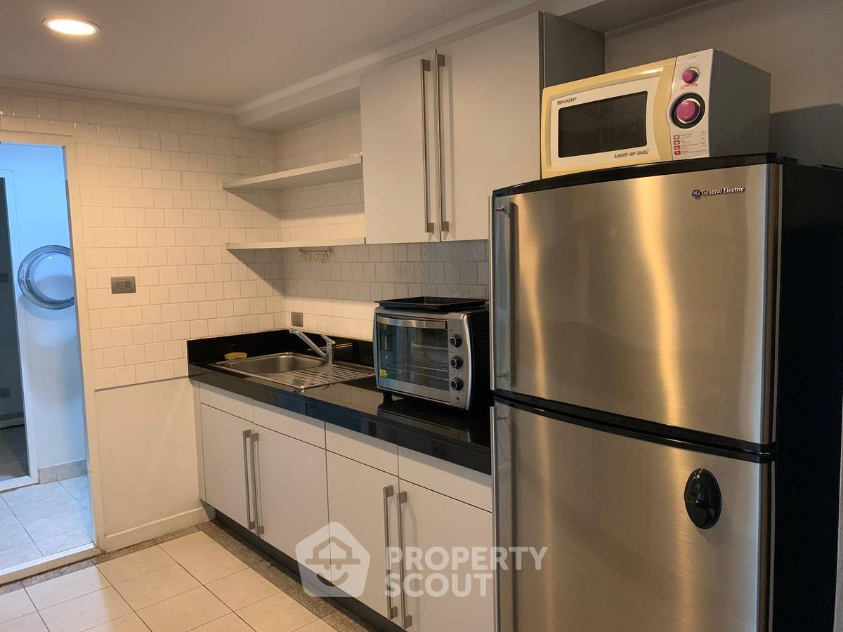 picture 3-BR Condo at Baan Siri Ruedee Condominium near BTS Phloen Chit (ID 452718) - 4/11
