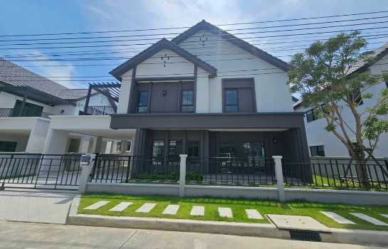 บ้านเดี่ยวให้เช่า : ให้ เช่า: บ้านหรู The Centro Bangna 60 ตร.ว. ใกล้เมกะบางนา เฟอร์นิเจอร์ครบ พร้อมเข้าอยู่