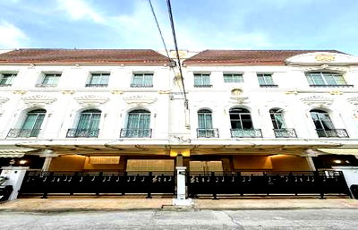 เช่าทาวน์โฮม ถนนสาธุประดิษฐ์ : ให้ เช่า ทาวน์โฮม 5 ห้องนอน Banklangkrung Grande Vienna Rama 3 รีโนเวทใหม่ เหมาะทำโฮมออฟฟิศขนาดใหญ่ และครอบครัวใหญ่