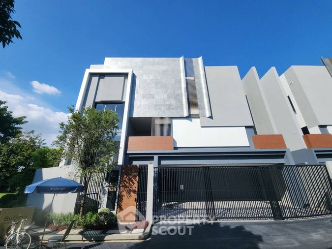 บ้าน 4-ห้องนอน ที่ บูก้าน กรุงเทพกรีฑา ใน หัวหมาก (ID 1917629)