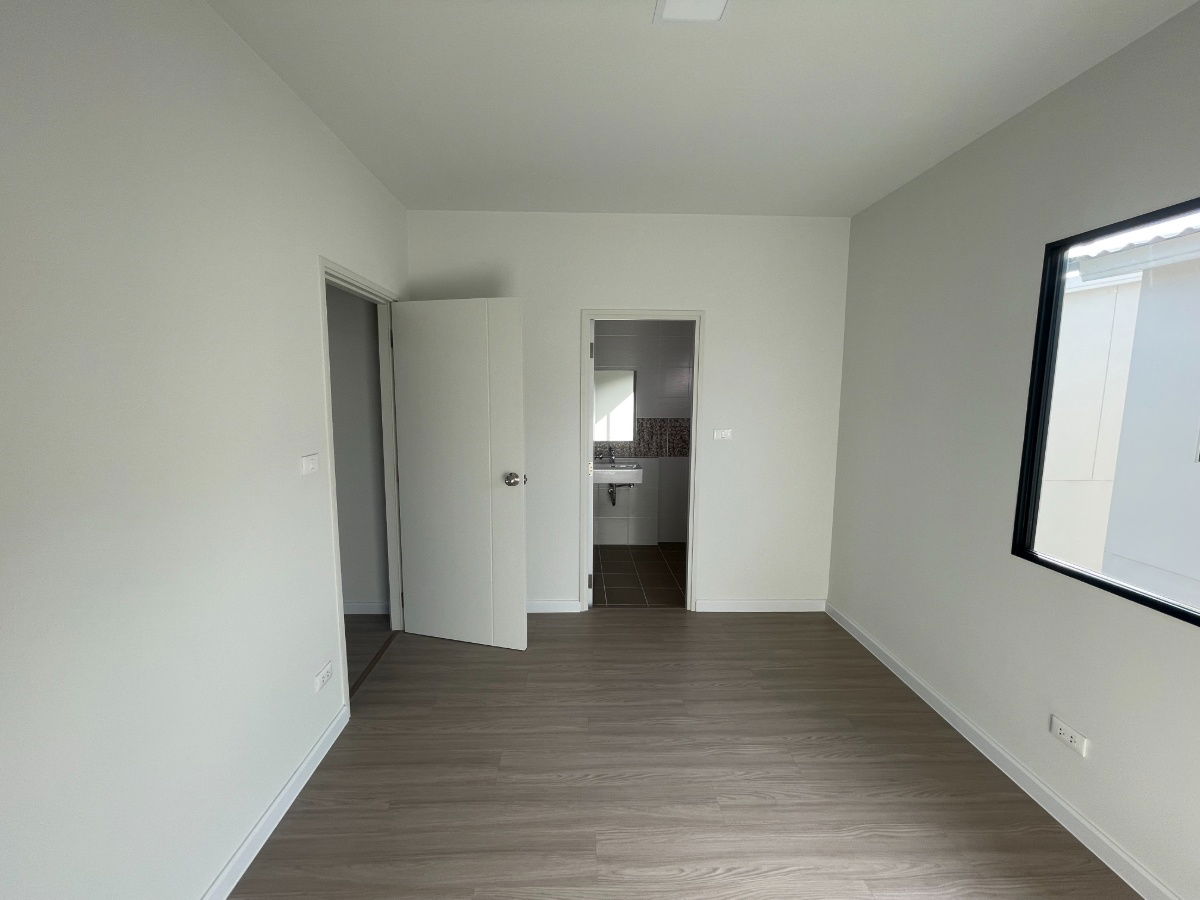 picture 🏡 Corner Townhome for Sale – Siri Place Phetkasem-Sai 4 - 5/8