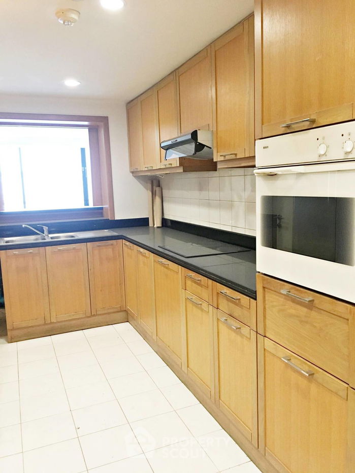 picture 3-BR Condo at Somkid Gardens Condominium near BTS Chit Lom (ID 452857) - 19/20