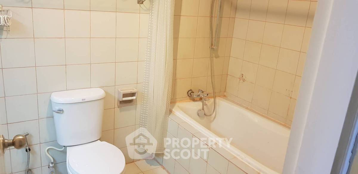 picture 3-BR Condo at Top View Tower Condominium near BTS Thong Lor (ID 562830) - 13/16
