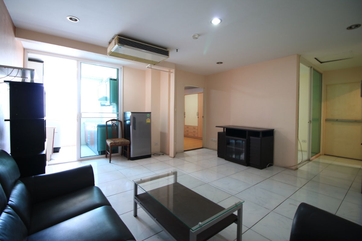 picture For sale Modern Town condominium in Ekkamai - 3/17