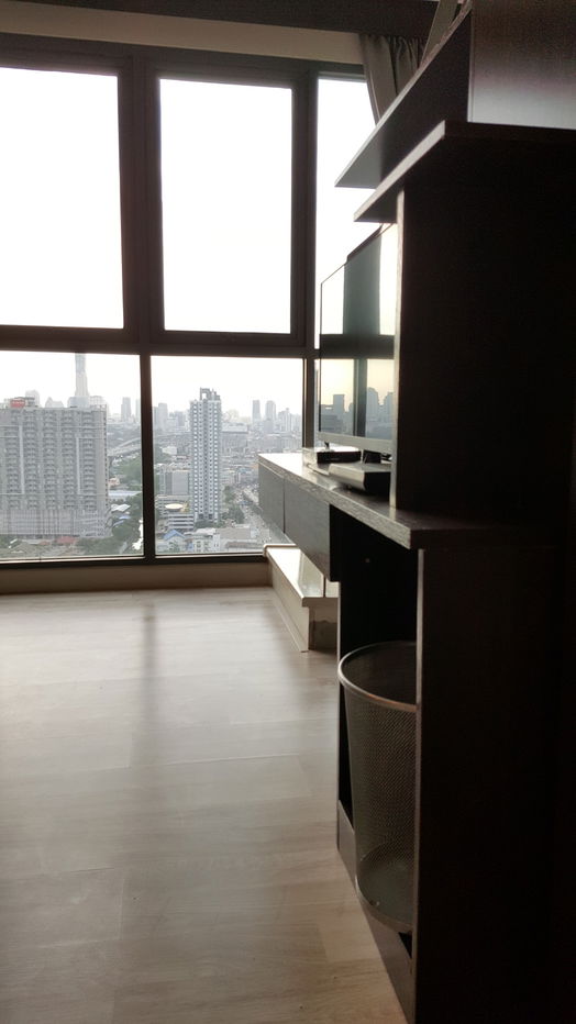picture Owner sells himself - for rent CONDO DUPLEX @ IDEO MOBI RAMA9 next to MRT Rama 9, Airport Link Makkasan, RCA, Huai Khwang, Ratchadaphisek - 8/23