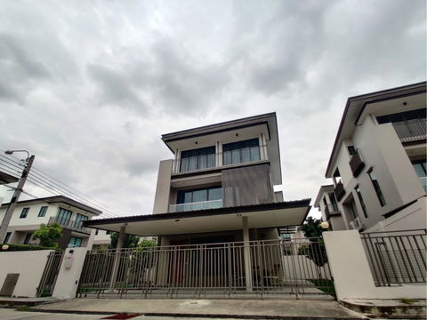 P0189 For Rent – 3-Storey Detached House in AQ Arbor Project, Chalerm Phrakiat R.9 Soi 48 (Pattanakarn Area)