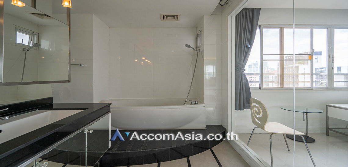 รูป 🔼🔽 AccomA 📩 Modern condominium with open space and wood finishes (AA26581) - รูปที่ 11/17