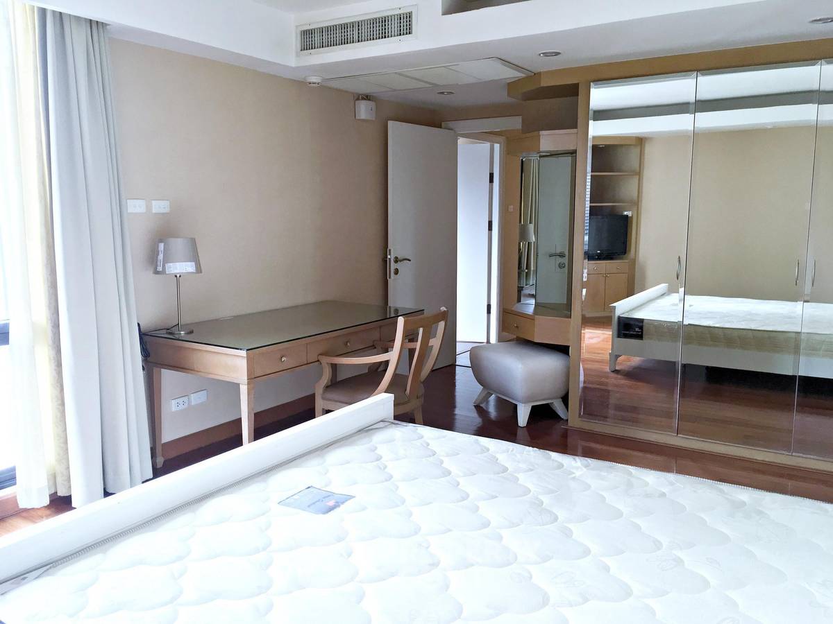 picture 3-BR Condo at Somkid Gardens Condominium near BTS Chit Lom (ID 452857) - 13/20
