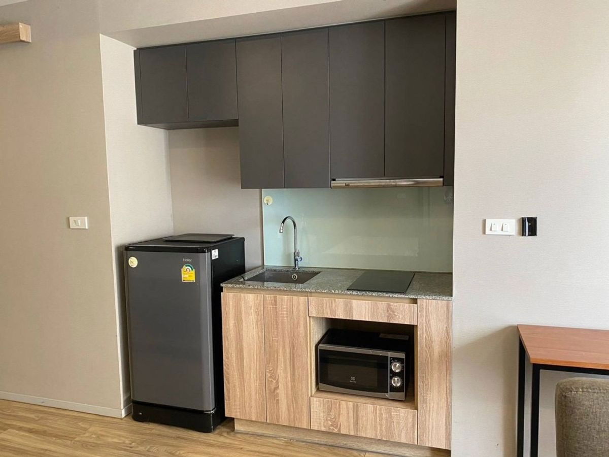 picture For Rent Blossom Condo @ Sathorn-Charoenrat (Near BTS Surasak) - 8/12