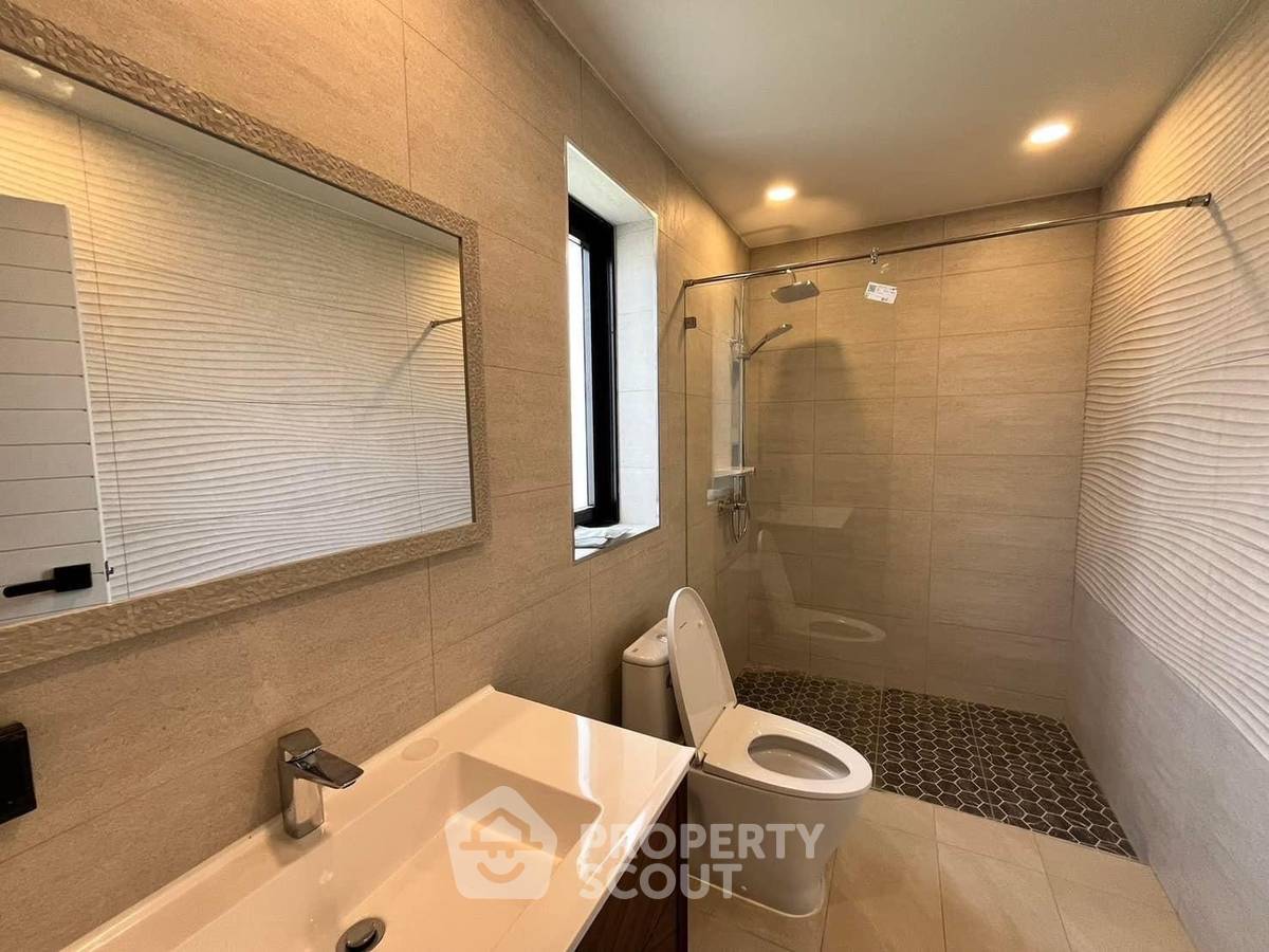 picture 4-BR Villa close to East Pattaya (ID 1784057) - 18/22