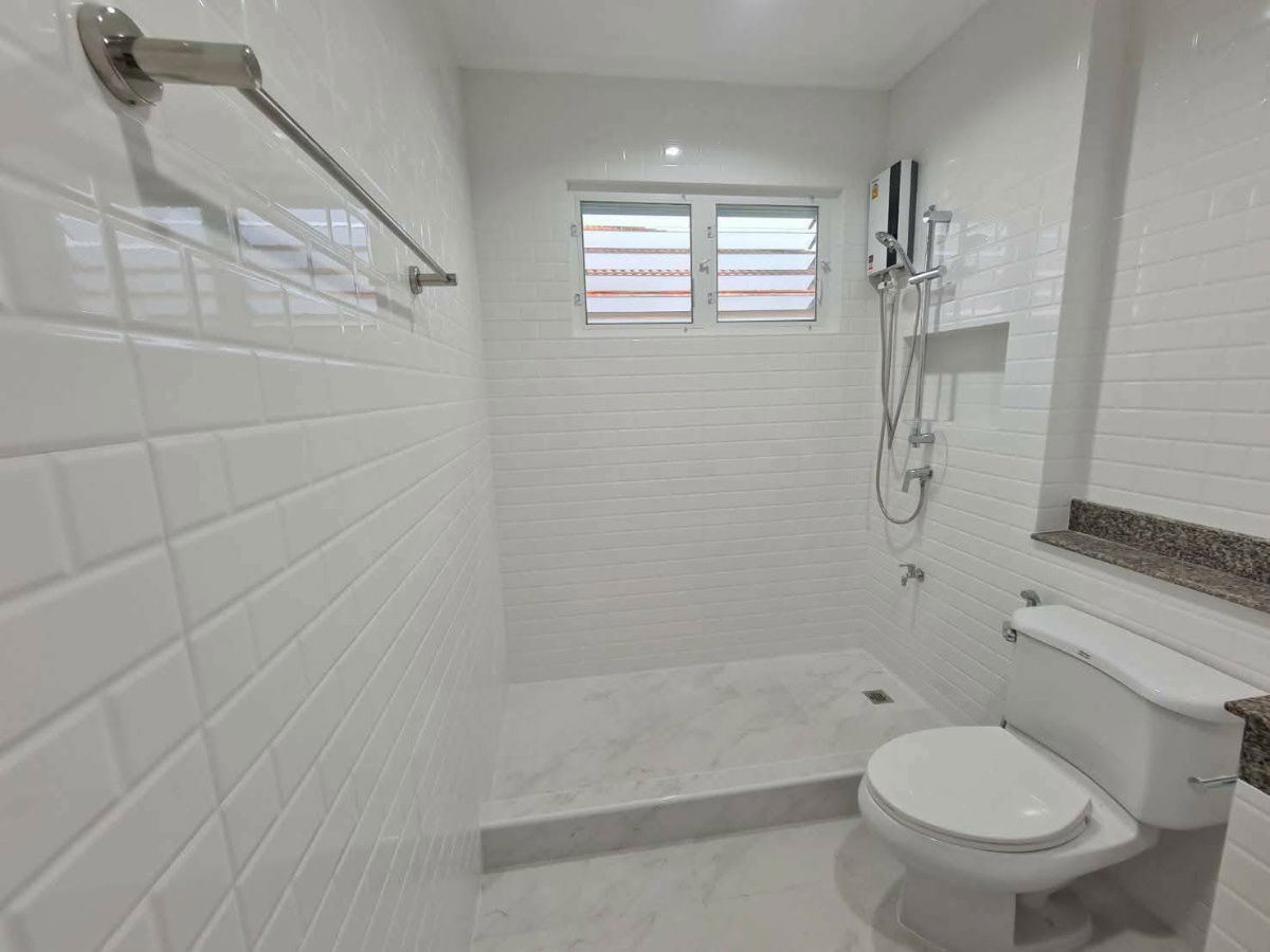 picture 🌿 WS1735 [For rent] Manthana Srinakarin, large house, good location, convenient transportation 💸 Rent 45,000 baht/month - 7/16