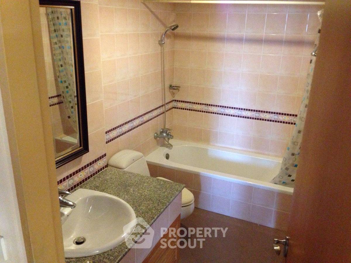 picture 2-BR Condo at Supalai Park Phaholyothin near BTS Ha Yaek Lat Phrao (ID 1470414) - 5/5