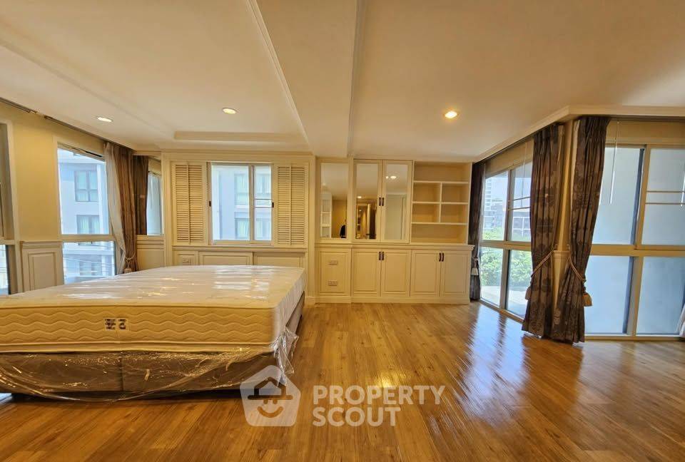 picture 2-BR Condo at La Maison Ruamrudee near BTS Phloen Chit (ID 2217203) - 8/12