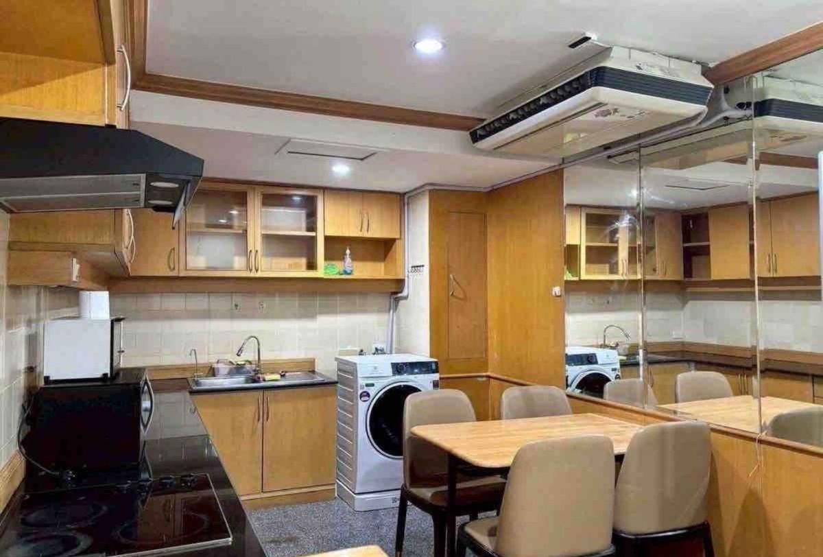 picture  Silom                       Suite  - 2/15