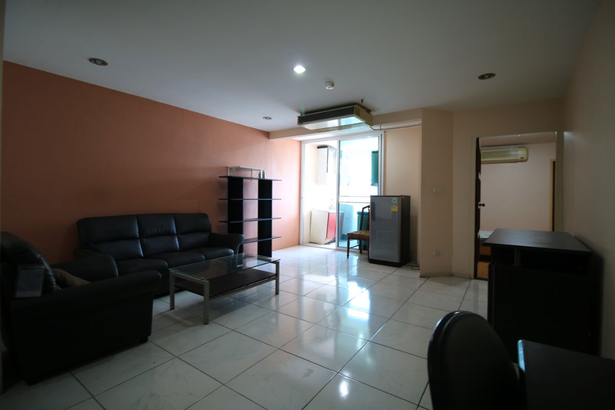picture For sale Modern Town condominium in Ekkamai - 4/17