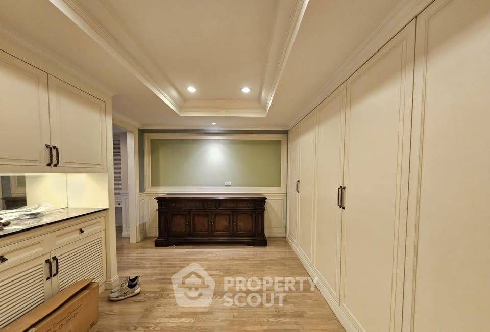 picture 2-BR Condo at La Maison Ruamrudee near BTS Phloen Chit (ID 2217203) - 7/12
