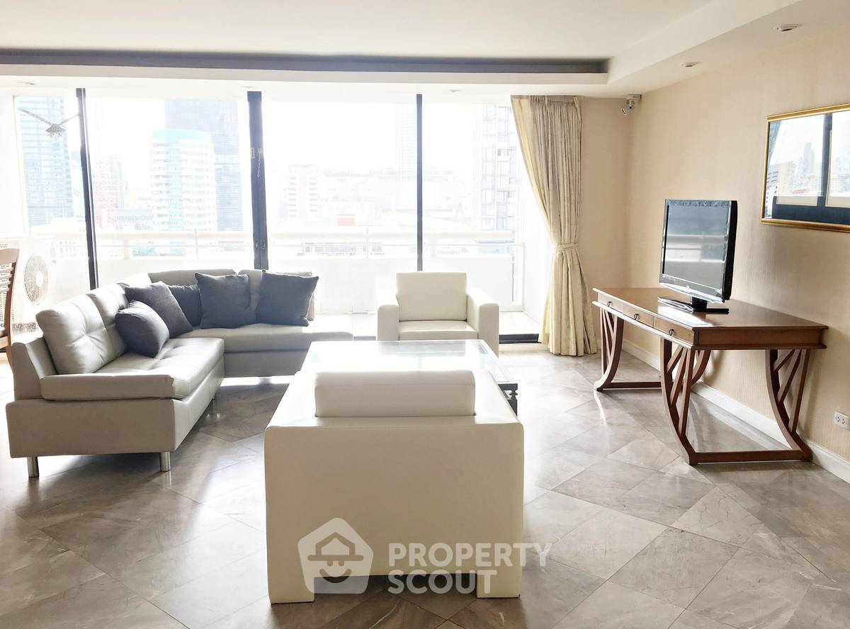 picture 3-BR Condo at Somkid Gardens Condominium near BTS Chit Lom (ID 452857) - 1/20