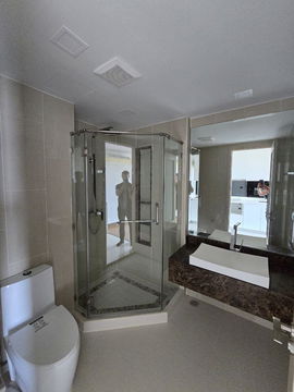 Studio Condominium @ The Peak Towers