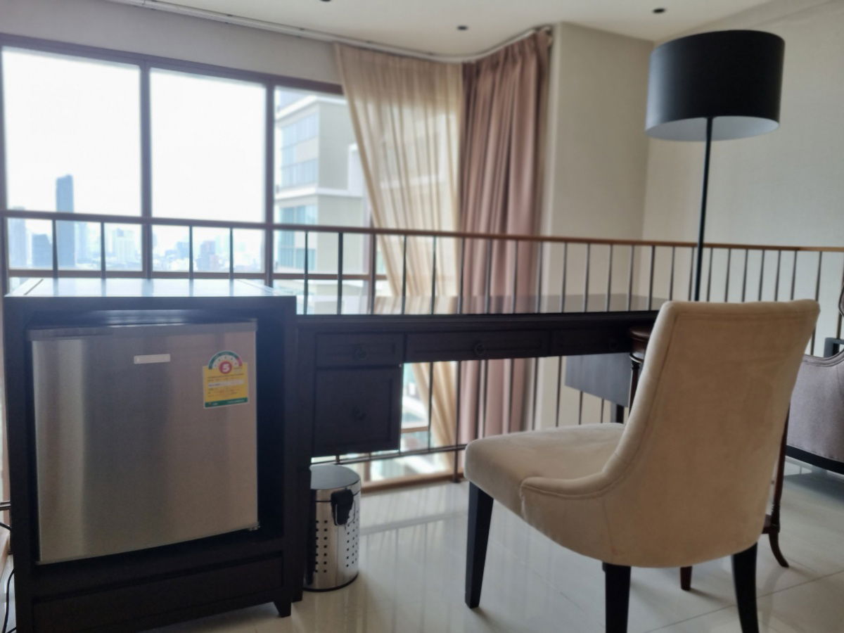 picture Your Dream Duplex Awaits! Live in Style at Emporio Place, Sukhumvit 24 - 2/20
