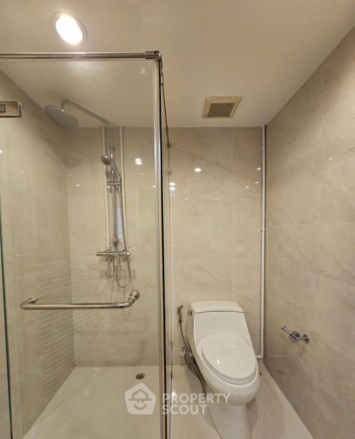 picture 2-BR Condo at La Maison Ruamrudee near BTS Phloen Chit (ID 2217203) - 11/12