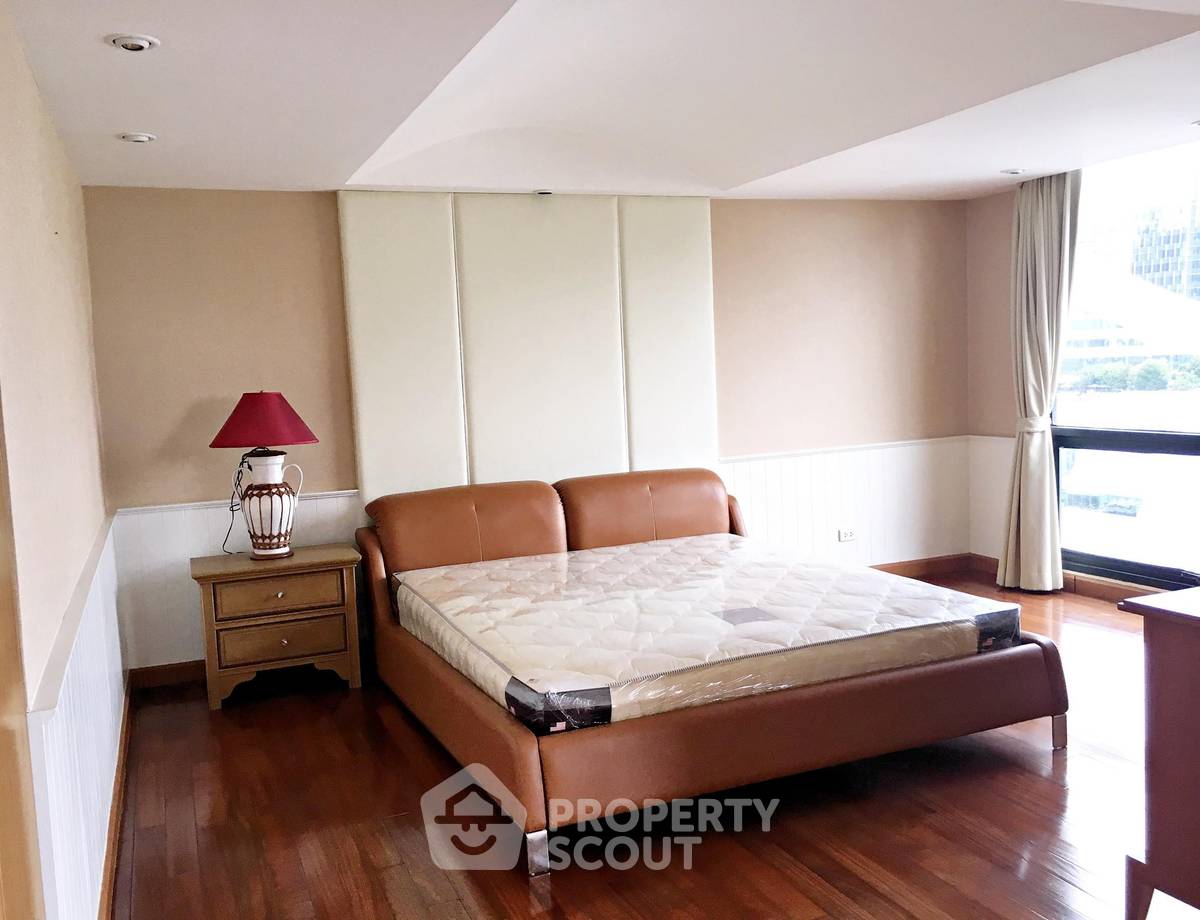 picture 3-BR Condo at Somkid Gardens Condominium near BTS Chit Lom (ID 452857) - 7/20
