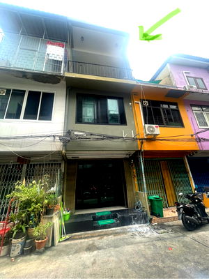 Shophouses for sale Bangkok : house, decorated beautifully, ready to move in, easy to travel, near many important places, in the city center