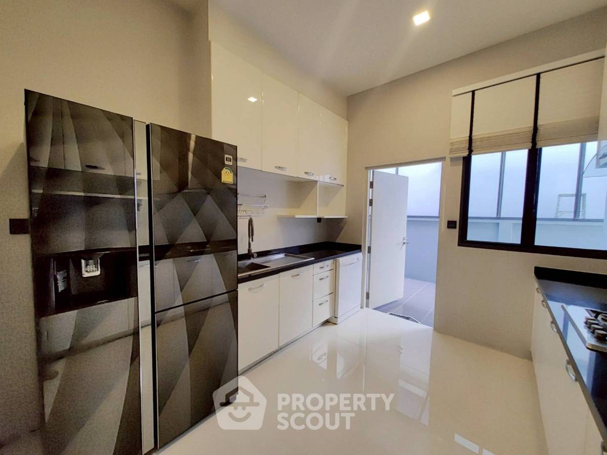 รูป บ้าน 5-ห้องนอน ที่ แกรนด์ บางกอก บูเลอวาร์ด พระราม 9-ศรีนครินทร์ ใกล้ กรุงเทพกรีฑา (ID 2228980) - รูปที่ 27/30