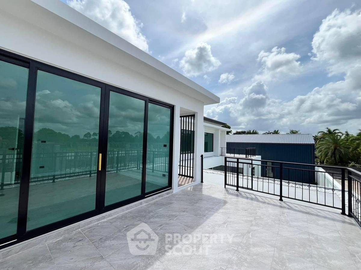 picture 4-BR Villa close to East Pattaya (ID 1784057) - 15/22
