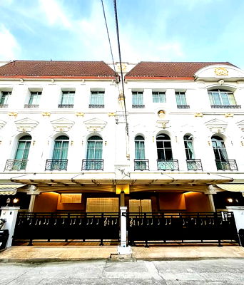 Twin houses for rent Sathu Pradit Station : House for rent: Baan Klang Krung Grand Vienna Rama 3