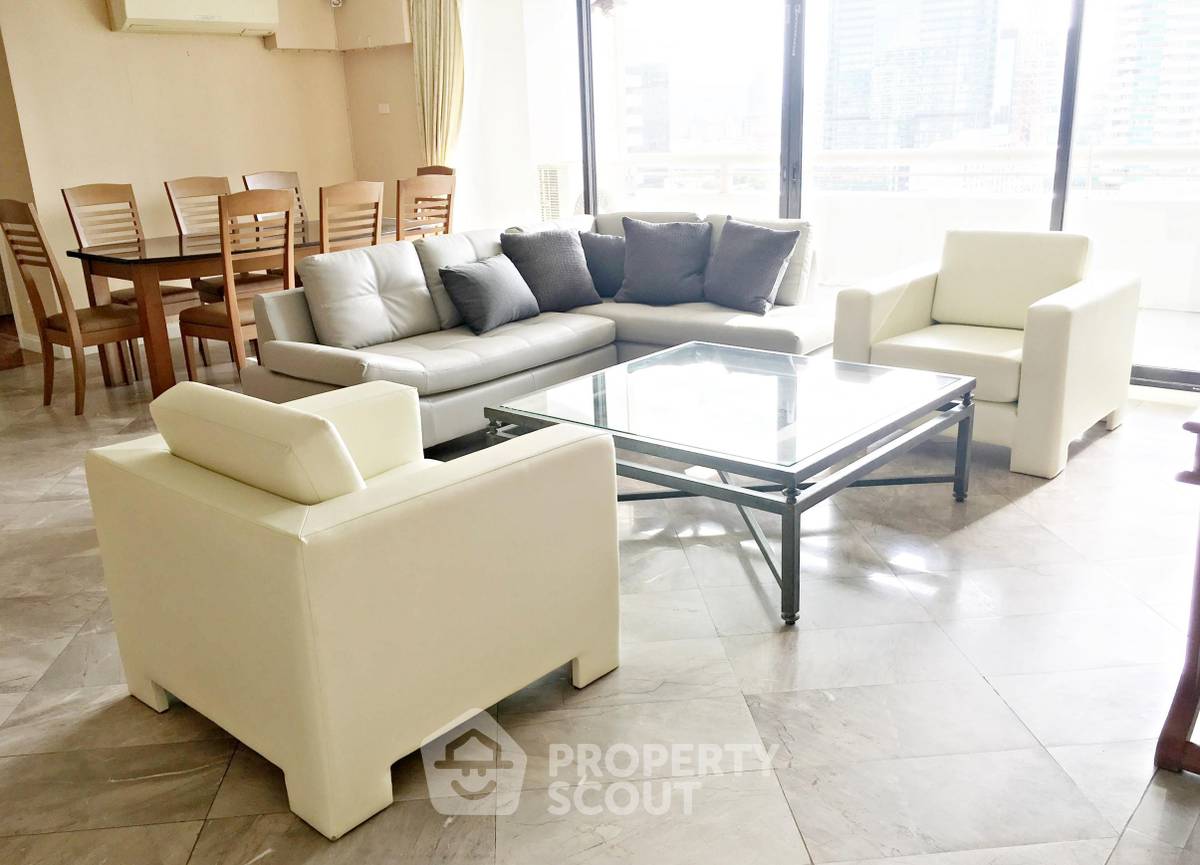 picture 3-BR Condo at Somkid Gardens Condominium near BTS Chit Lom (ID 452857) - 3/20
