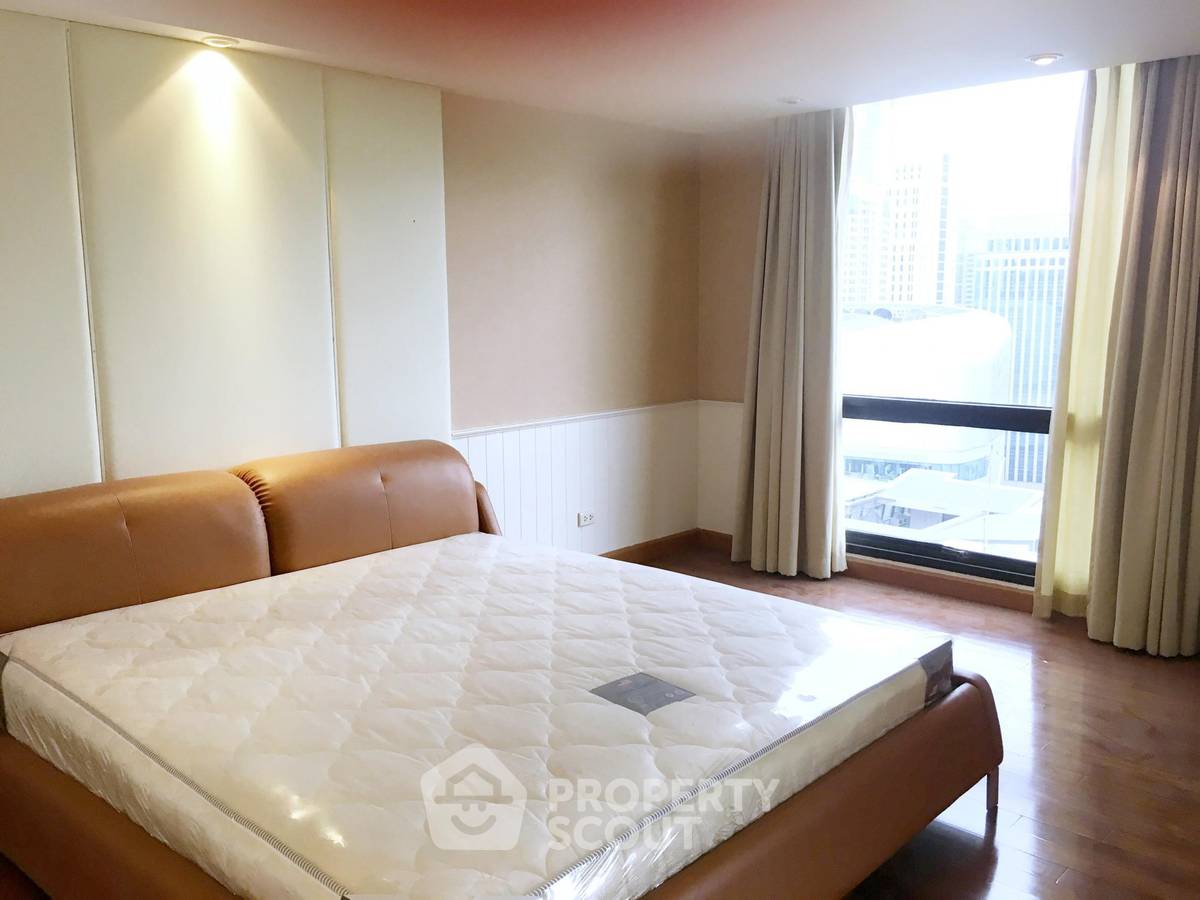 picture 3-BR Condo at Somkid Gardens Condominium near BTS Chit Lom (ID 452857) - 9/20