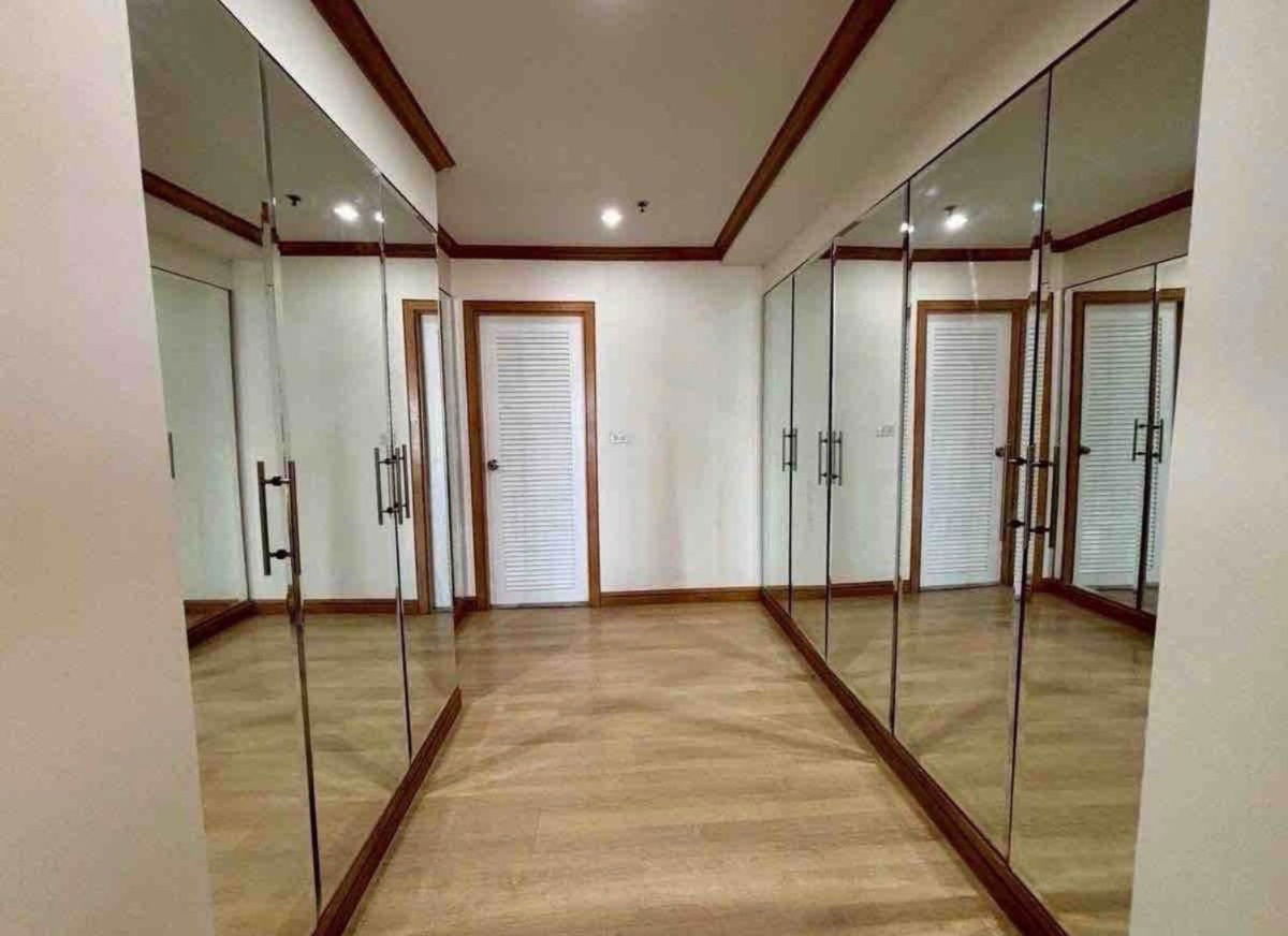 picture  Silom                       Suite  - 10/15