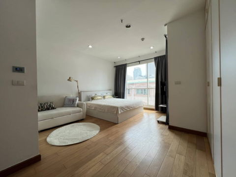 P-117852 Condo for rent The Address Chidlom fully furnished (Confirm again when visit). 
