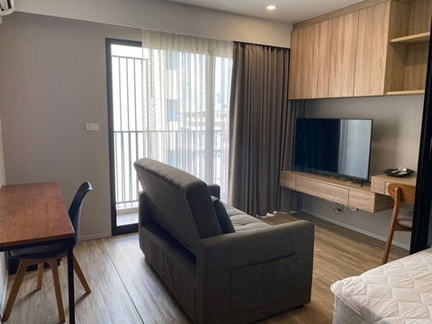 For Rent Blossom Condo @ Sathorn-Charoenrat (Near BTS Surasak)